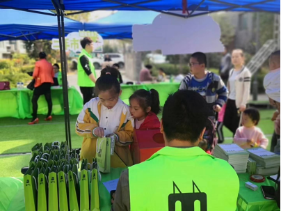 貓先生智能廢品回收箱，再生資源收集柜，小區(qū)垃圾回收站生產(chǎn)廠家